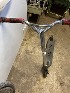 Triki tõukeratas MGP ninja pro (3 foto / 3)