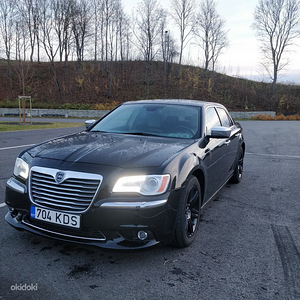 Lancia Thema (6 foto / 10)