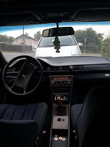 Mercedes benz e200 2.5d мануал (5 фото из 5)