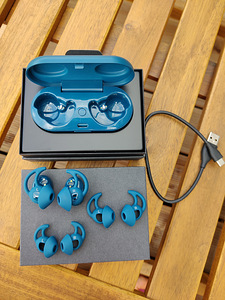 Bose Sport Earbuds - juhtmevabad spordikõrvaklapid (4 foto / 6)