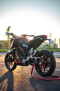 KTM DUKE 125 (8 фото из 10)