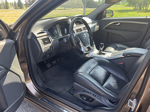 Volvo V70 2.0 diesel 120kw 2014a (7 foto / 14)