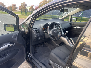 Toyota Auris 2009a. 1,6I. 91kw (7 foto / 13)
