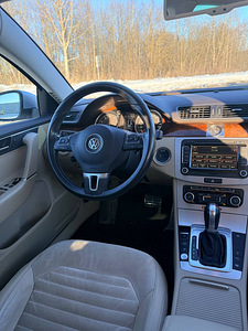 Volkswagen Passat B7 2011a. 1,8tsi 118kw (12 foto / 15)