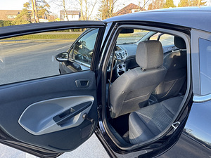 Ford Fiesta 1.6D, 2011a. (10 foto / 15)