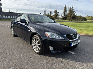Lexus IS250 (4 фото из 15)