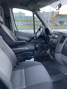Mercedes Sprinter (8 фото из 10)
