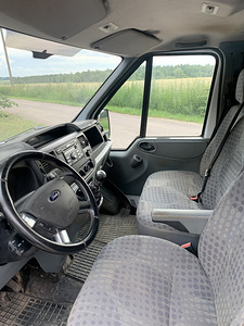 Ford Transit 2.2 103 kW (2013) (6 foto / 6)