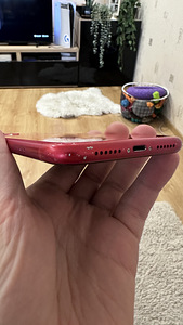 iPhone 11 128 ГБ Красный (4 фото из 5)