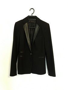 Black ZARA blazer