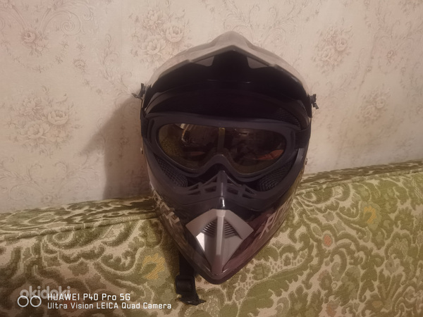 Шлем для мотокросса или BMX + очки (фото #2)