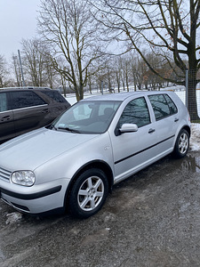 Volkswagen Golf 1.9 TDI 81kw (2 foto / 2)