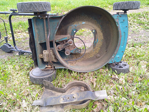 Muruniiduk Makita PLM4612 ilma mootorita, varuosadeks (2 foto / 5)