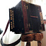 Антикварный хроматический деревянный аккордеон ручной работы (фото #5)