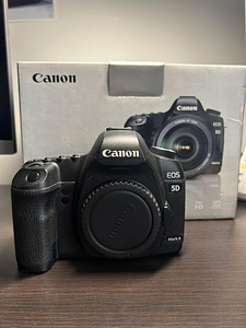 Фотокамера Canon 5D Mark II (3 фото из 7)
