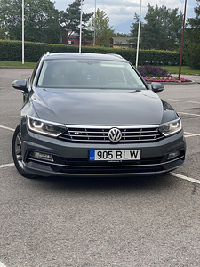 Volkswagen Passat R-line 2.0 140kW (2 foto / 11)