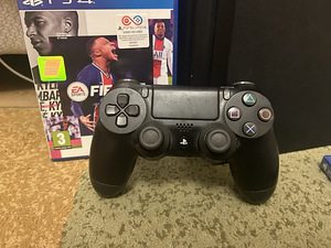 PS4 Pro 1TB SSD, 4 mängu 1 gamepad (2 foto / 3)