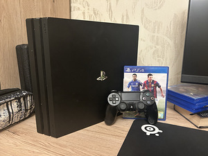 PS4 Pro 2TB+игра Fifa (1 фото из 2)