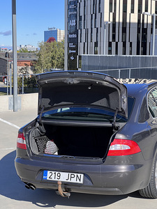 Skoda Superb 1.8 DSG 2009 (9 foto / 15)