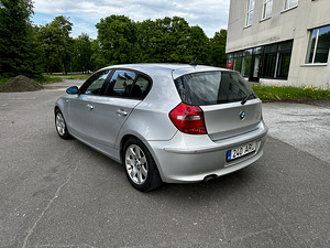Продаю BMW 118i автомат (5 фото из 10)