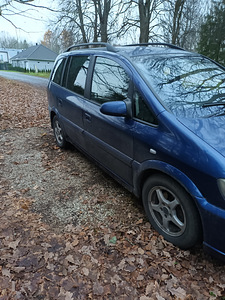 Opel Zafira 2.2 diesel (3 foto / 10)