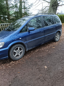 Opel Zafira 2.2 diesel (4 foto / 10)