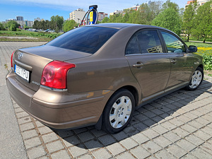 Toyota Avensis 1.6 бензин механика (2 фото из 7)