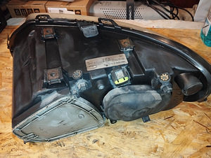 CHRYSLER GRAND VOYAGER 2001-2004 - VASAK JA PAREM ESITULED (7 foto / 7)