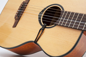 Kitarri, ukulele, saksofoni jne. kaelarihm, universaalne (1 foto / 6)