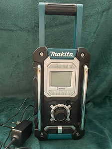 Makita Raadio DMR108 (2 foto / 4)