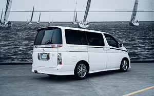 Nissan Elgrand XL Rider Autech (4 foto / 15)