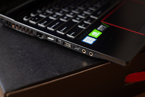 MSI GE63 Raider 9SE i7 9750h, RTX 2060 mänguri sülearvuti (7 foto / 10)