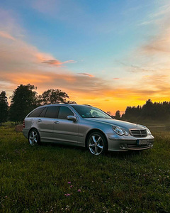 Продается mercedes-benz c320 (8 фото из 11)