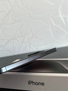 iPhone 15 Pro Max Black Titanium 256gb (2 foto / 6)