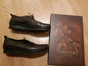 Chester naiste uued kingad. 38 (1 foto / 1)