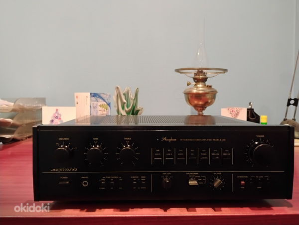 Accuphase E-205