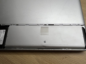Macbook Pro 15-inch, Late 2008 (6 foto / 7)