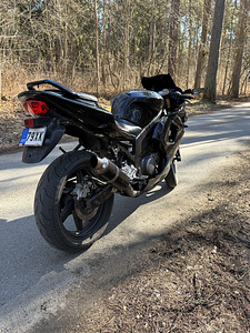 HYOSUNG GT125 R (5 foto / 7)
