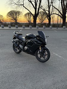 HYOSUNG GT125 R (1 foto / 7)