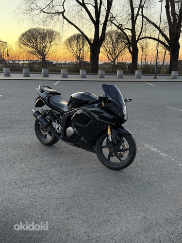 HYOSUNG GT125 R