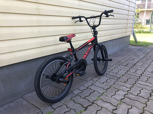 Trikiratas BMX Aurelia Street Style (3 foto / 6)