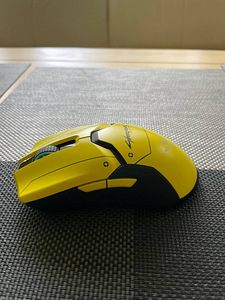 Razer Viper Ultimate Cyberpunk 2077 Edition (7 foto / 9)