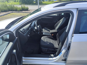 Volkswagen Passat (8 foto / 14)