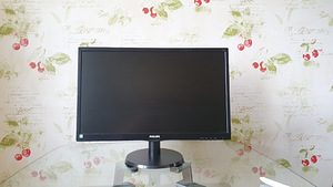 Philips Monitor ( mängurile kui ka tööle suunatud monitor )