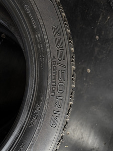 Nokian Hakkapelitta R3 SUV 235/50 R19 (8 foto / 9)