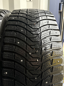 Michelin X-Ice North 8 225/40 R19 (3 foto / 8)