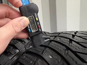 Michelin X-Ice North 8 225/40 R19 (6 foto / 8)