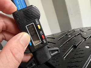Nokian Hakkapeliitta 10EV 275/45 R20 (6 foto / 10)