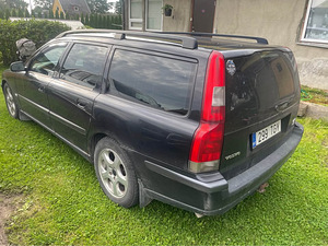 Volvo v70 (5 foto / 10)