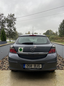 Opel Astra H GTC (3 foto / 5)